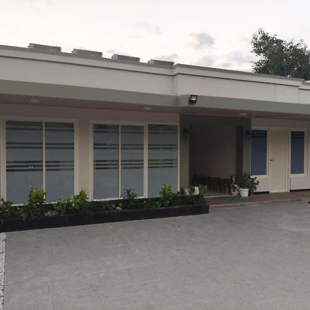 El Nipa Hotel Labuan Bajo Luaran gambar